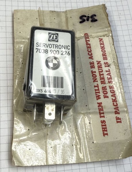 (32431162703)-Servotronic Control Unit-E32 (-3/90) & E34 (89-3/90) (alt-32411134315) (ZF # 7038 900 226) (1 available)