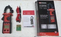 (712B) -Smart Clamp-on Digital Multimeter