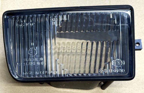 (63171384234)-Fog Light Lense-525i/535i (89-90), 525i/530i/540i (1/94-95) (Right) (Genuine BMW) (2 available)