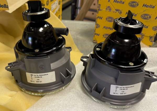 (63121385801) & (63121385802) - Low Beam Ellipsoid Headlight Set (Left & Right)-325i/M3 (88-91) (Hella) (sold out)
