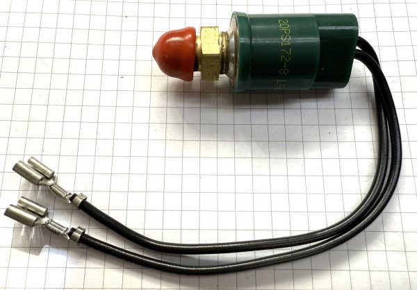 (64531386971)-A/C Drier Pressure Switch (w/pigtail) -318/325/M3 (84-89) (made in Germany) (2 available)