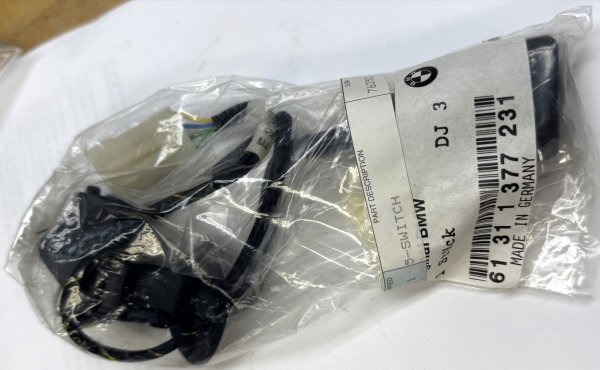 (61311377231) - Cruise Control Switch - 528e/533i/524td/535i/M5 (E28) (82-88) (genuine BMW) (1 available)