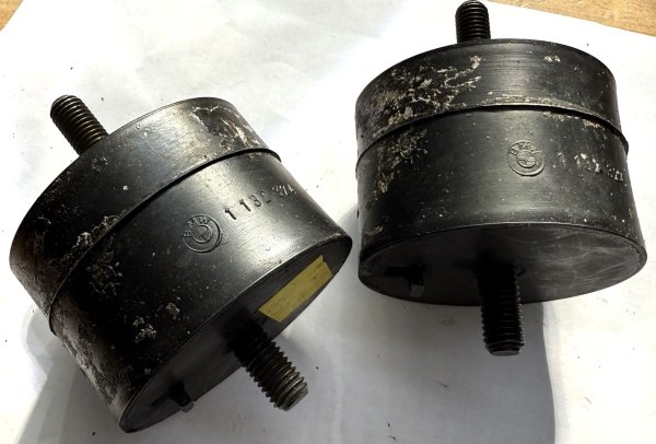 (11811132324)-Motor Mount-325ix (88-91) (Genuine BMW) (2 available, must buy the set)