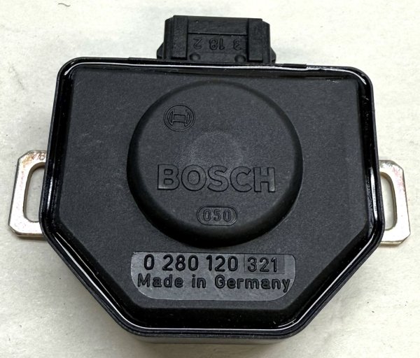 (13631710559)-Throttle Switch-325e/325i (84-91), 528e (82-88), 525i (89-90) (Bosch "321") (1 available)