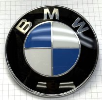 (51141872969)-BMW Trunk Lid Emblem (″roundel″)-318/325 (84-91, E30), 528/533/535/M5 (82-88), Z3M (98-02) (1 available)