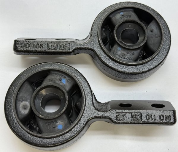 (31129058931 + 31121139789 + 31121139790)-Control Arm Bushing Set Pre-Installed in Brackets-318/325 (84-91, E30) (1 set available)