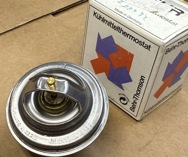 (11531466173)-Thermostat -325e (84-85), 528e/524td (82-85) (alt-11531265085) (BEHR-71C) (2 available)