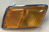 (63131358582)-Turn Signal Assembly (Front Right) - 530i/528i (75-81) (Genuine BMW) (1 available)