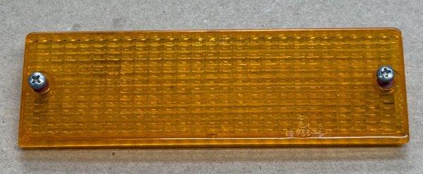 (63131386014)-Front Turn Signal Lense-318i/325i (6/88-91) (old # 63131386011) (2 available)