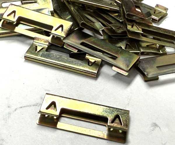 (51418122408)-Door Panel Clips-318i/323i/325i/328i/M3 (92-99) (Genuine BMW) (22 available)