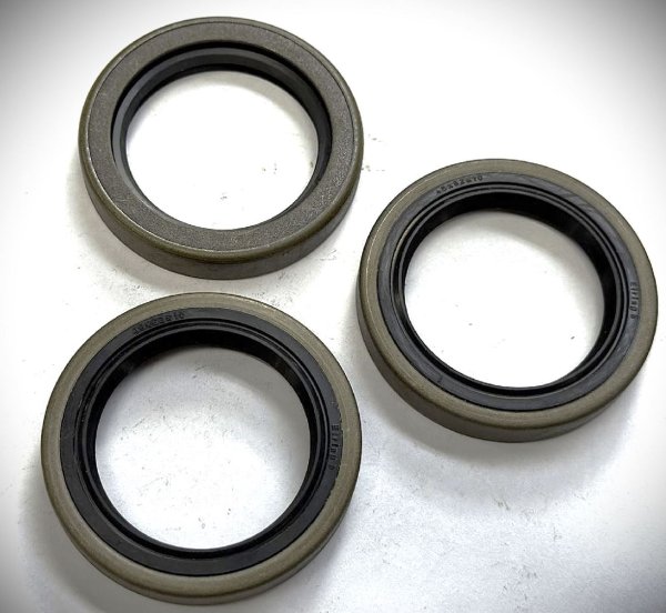 (477405641)-Front Wheel Seal (45x62x10mm)-Porsche 911/912/914/924/928/930/944/968 (3 available)