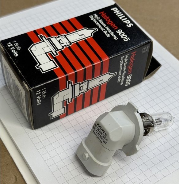 (Bulb)(9005)-Halogen Bulb - 9005 (12v, 60w) (Philips/Germany) (4 available)