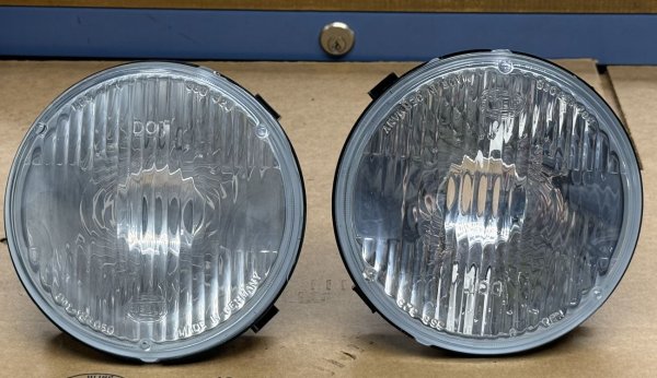(63121385817)-Headlight (High Beam) (Lt or Rt) - 325e/325i/325ix/M3 (8/87-6/89), 635/M6 (6/87-89) (Hella/OEM) (2 available)