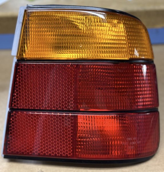 (63211389012)-Tail Lense on Body - 525i/530i/535i/540i/M5 (89-95) (Right side) (OEM) (2 available)