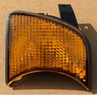 (63131384034)-Front Turn Signal Assembly (Right) - 525i/530i/535i/540i/M5 (89-95) (Genuine BMW) (1 available)
