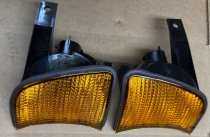 (63131384034)-Front Turn Signal Assembly (Right) - 525i/530i/535i/540i/M5 (89-95) (Genuine BMW) (1 available)