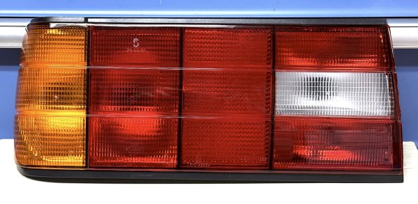 (63211385381)-Tail Light Lense (Left side)-318i/325e/325i/325ix/325ic (88-91)(E30) (OEM) (1 available)