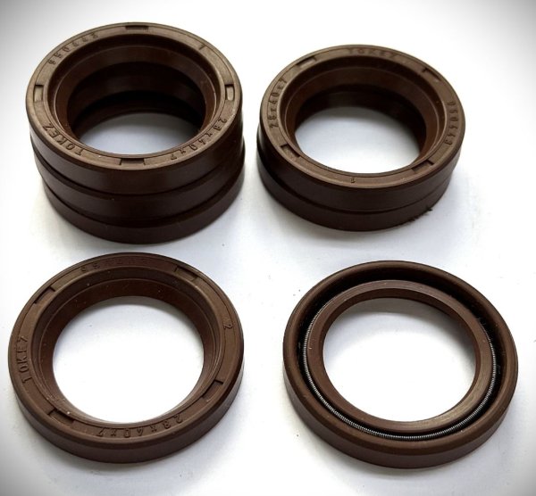 (11141271415)-Camshaft Seal (28x40x7) - M30 cyl engine (69-93), M3/M5/M6 (87-93), 750/850 (7 available)