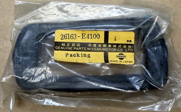 (240z)(26163-E4100)-Side Marker Lense Gasket for Datsun 240z (Genuine Nissan) (1 available)