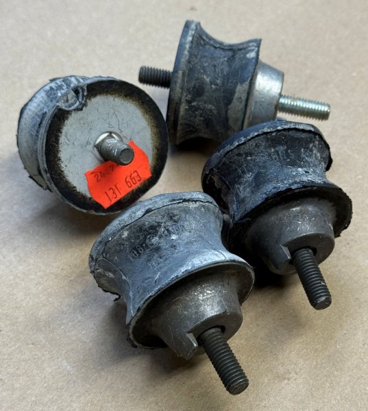 (24711131663)-Trans Mount- 535i (89-93, Auto), 735/750 (88-94), 850i (auto) (Genuine BMW) (4 available)