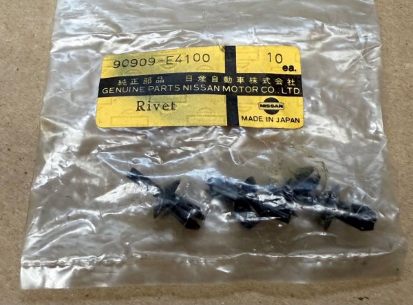 (240z)(90909-E4100) -Rivet for Datsun 240z (misc applications) (Genuine Nissan) (4 available)
