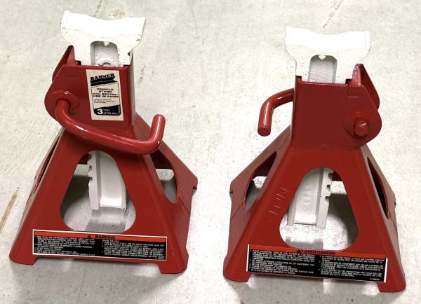 (B67703)(Banner/Lincoln) - 3 ton Jackstands (set of 2) (1 pair available) (Frt)