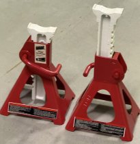 (B67703)(Banner/Lincoln) - 3 ton Jackstands (set of 2) (1 pair available) (Frt)