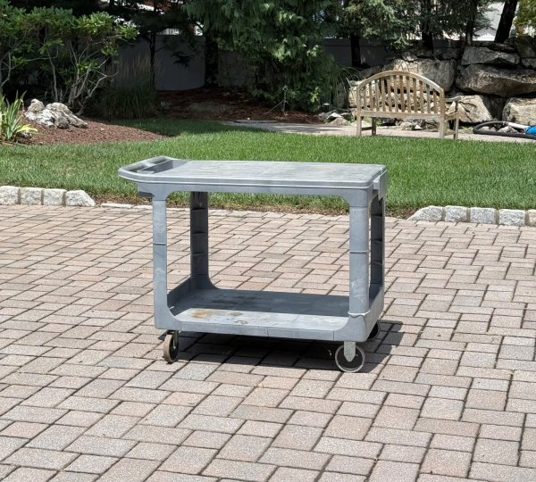 Rubbermaid Commercial 2-Shelf Utility/Service Cart (lightly used) (local pickup only in Northern NJ)